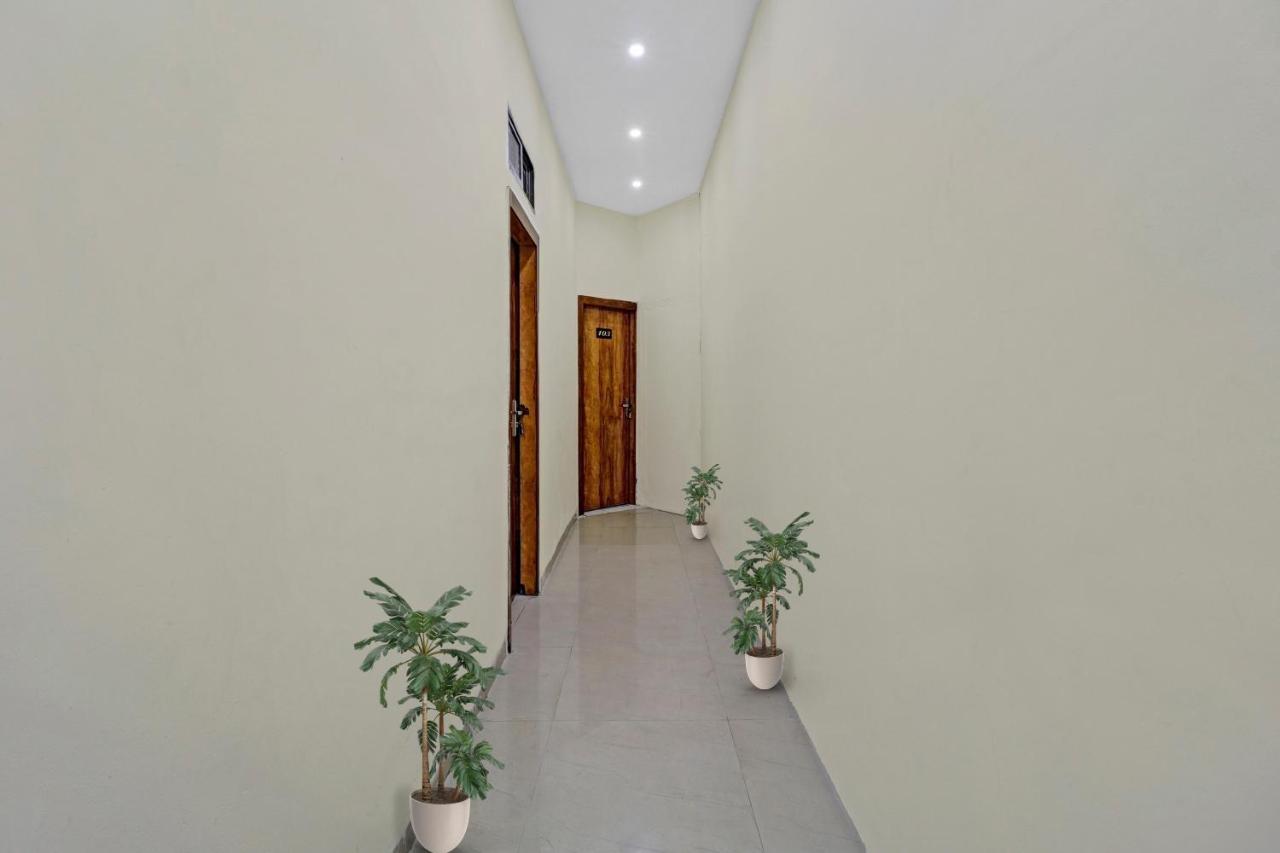 Hotel O The Mumbai Inn Near Chhatrapati Shivaji International Airport Exterior foto