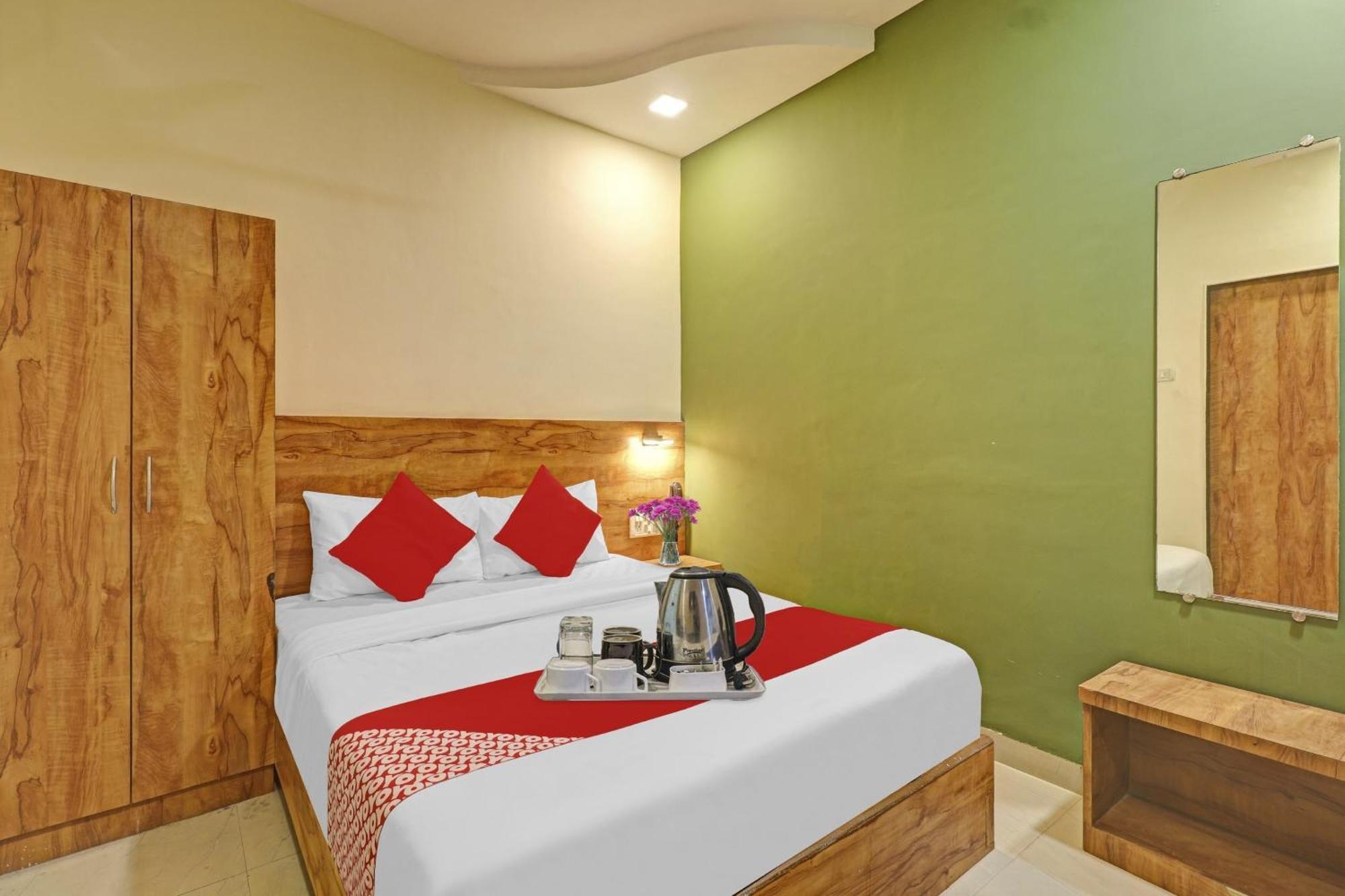 Hotel O The Mumbai Inn Near Chhatrapati Shivaji International Airport Exterior foto